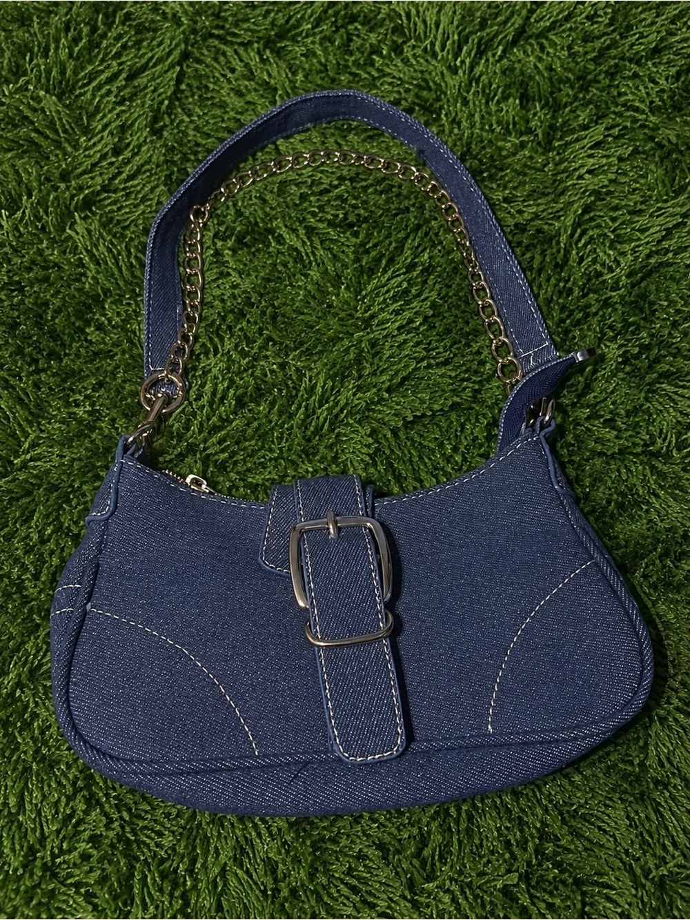 Womenโs Blue Denim Shoulder Bag with Chain Strap